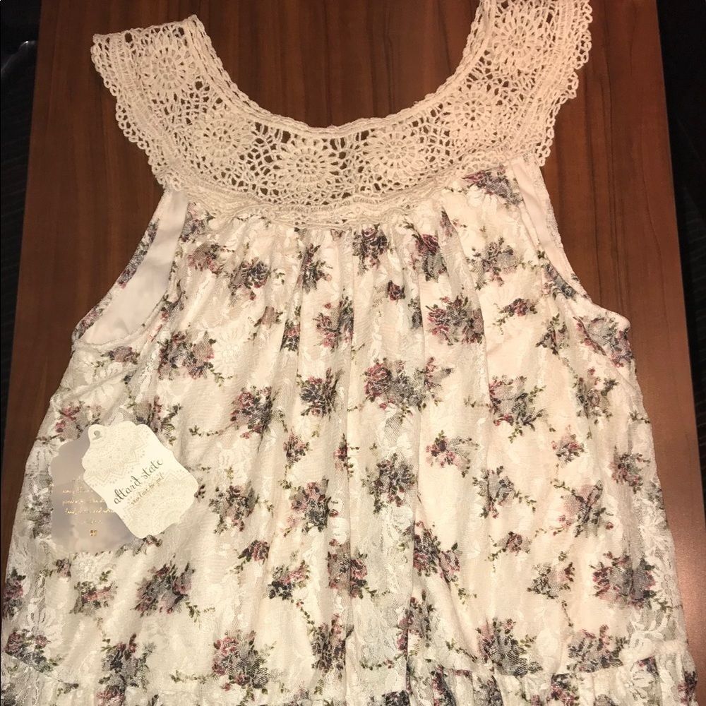 Altar’d state floral lace blouse NWT Large